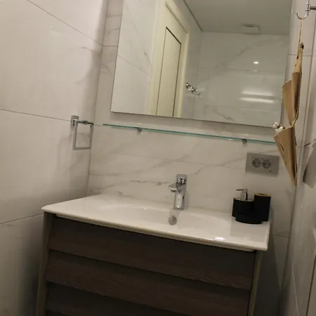 Tiny Tranquil Abode Apartment *